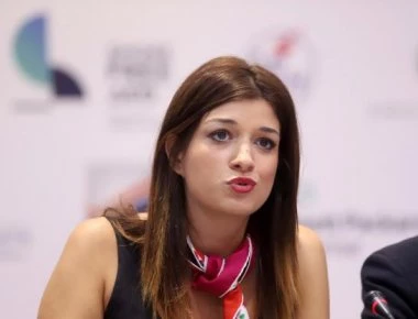 Οι επιβάτες του αεροπλάνου «τα έψαλλαν» στη Νοτοπούλου